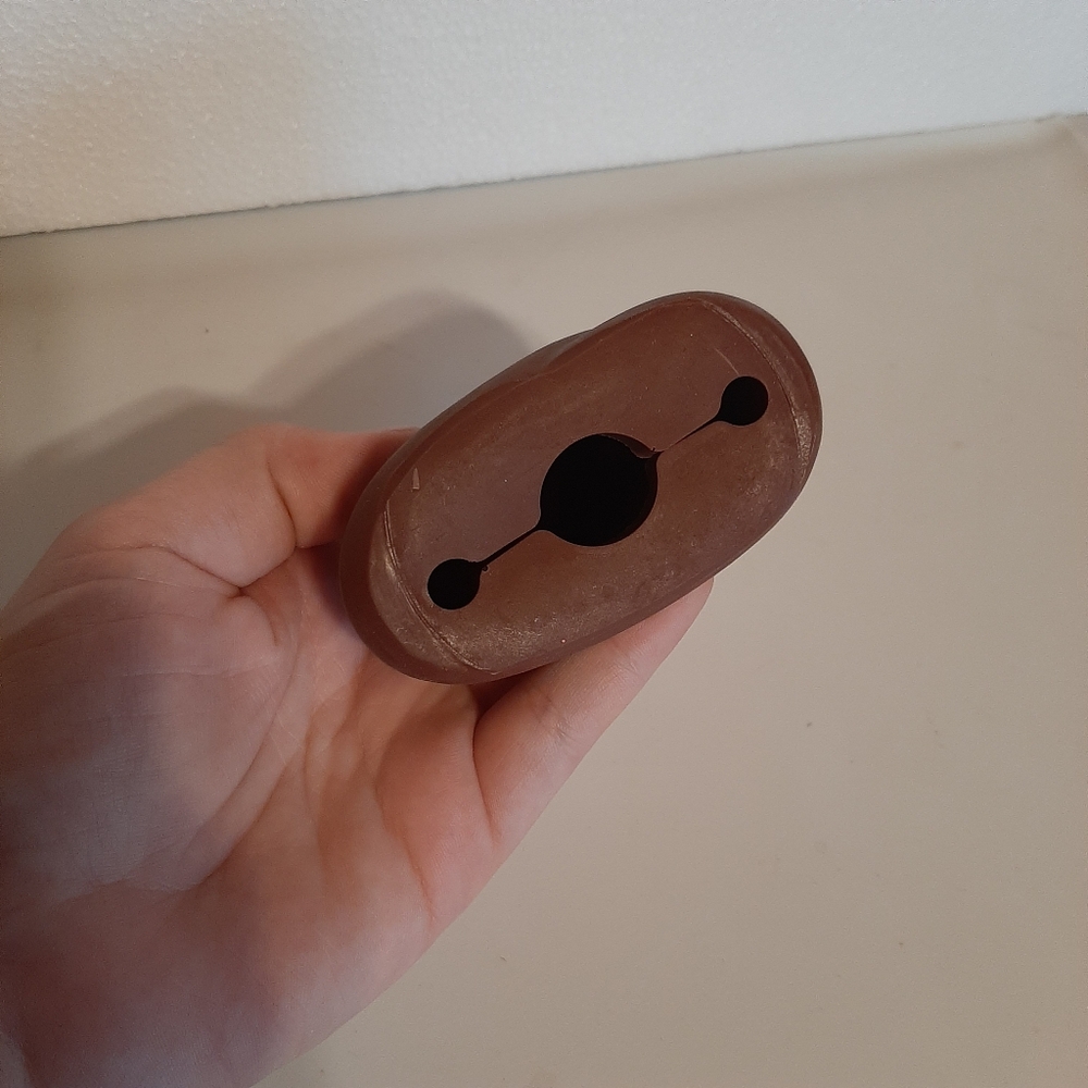 Silicone dog 💩  bag dispenser shaped like the 💩 emoji - Picture 2 of 2